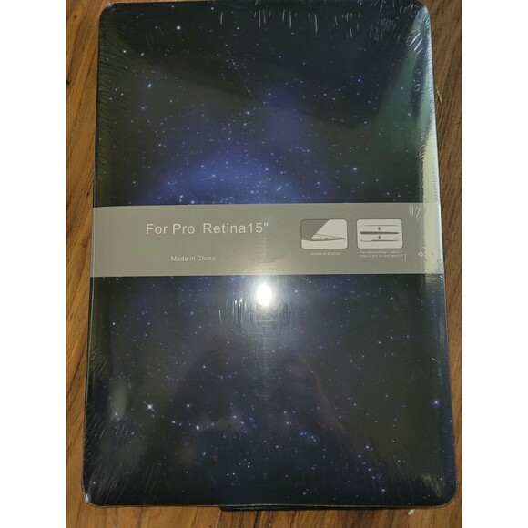 MacBook pro retina 15 hard cover and sleeve. Very soft inside - Picture 1 of 5